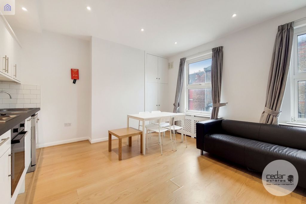 Property photo 2 of 8