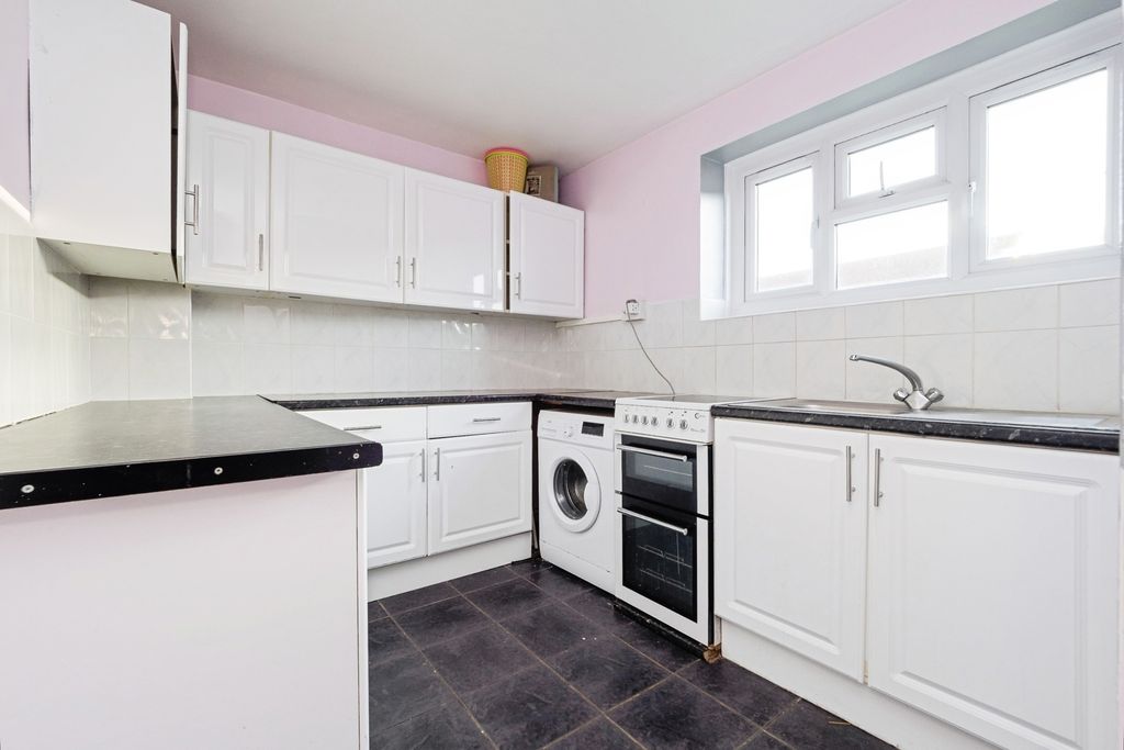 Property photo 2 of 17 Kitchen