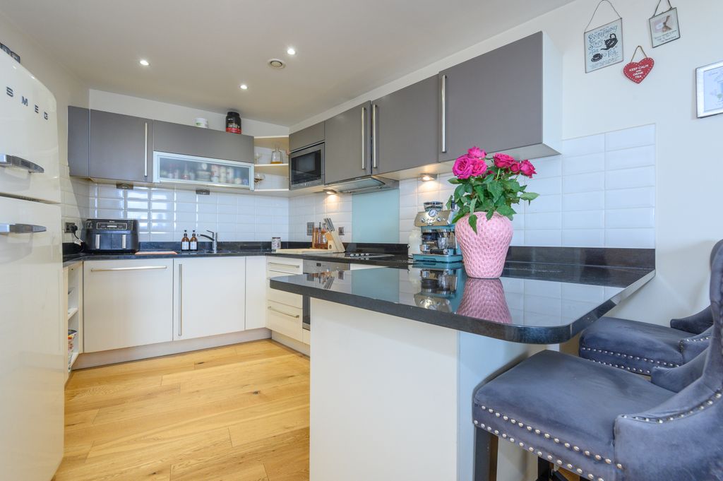 Property photo 3 of 13 Jlp-24