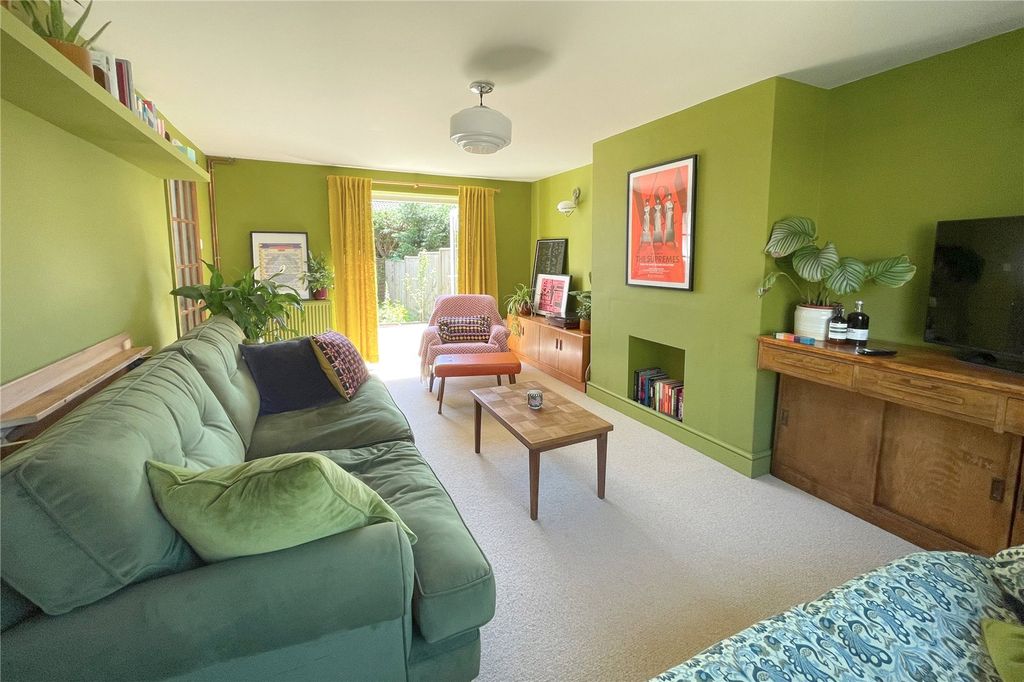 Property photo 2 of 17 Picture No. 11