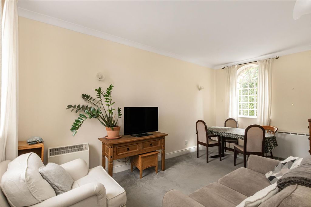 Property photo 2 of 10 5_89199.Jpg