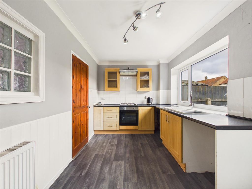 Property photo 3 of 12 Cam05193G0-Pr0106-Still006.Jpg