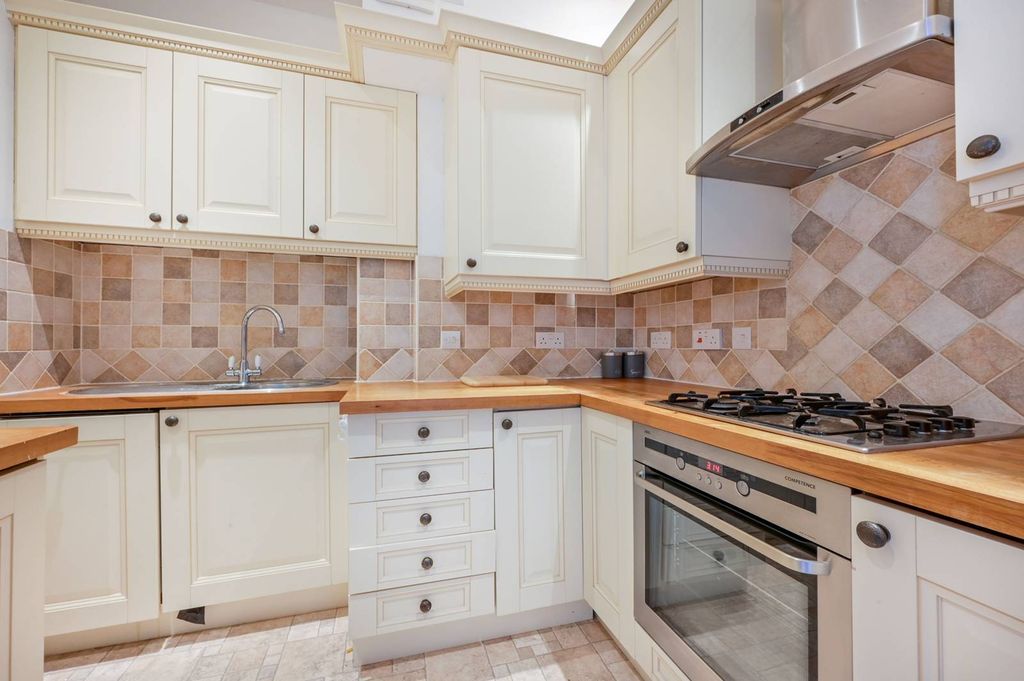 Property photo 1 of 5
