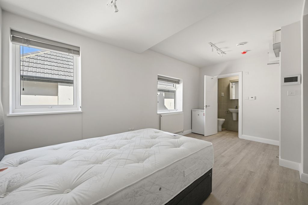 Property photo 2 of 9 Cs - 144 Hagden Lane - Studio19 A3 (1).Jpg