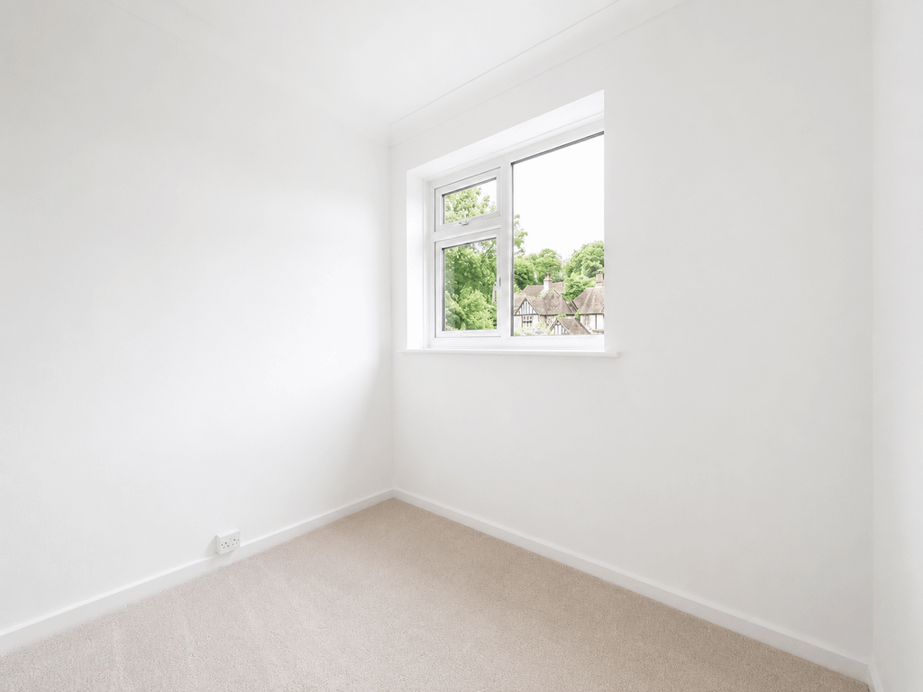 Property photo 3 of 6 Addison Rd (2)