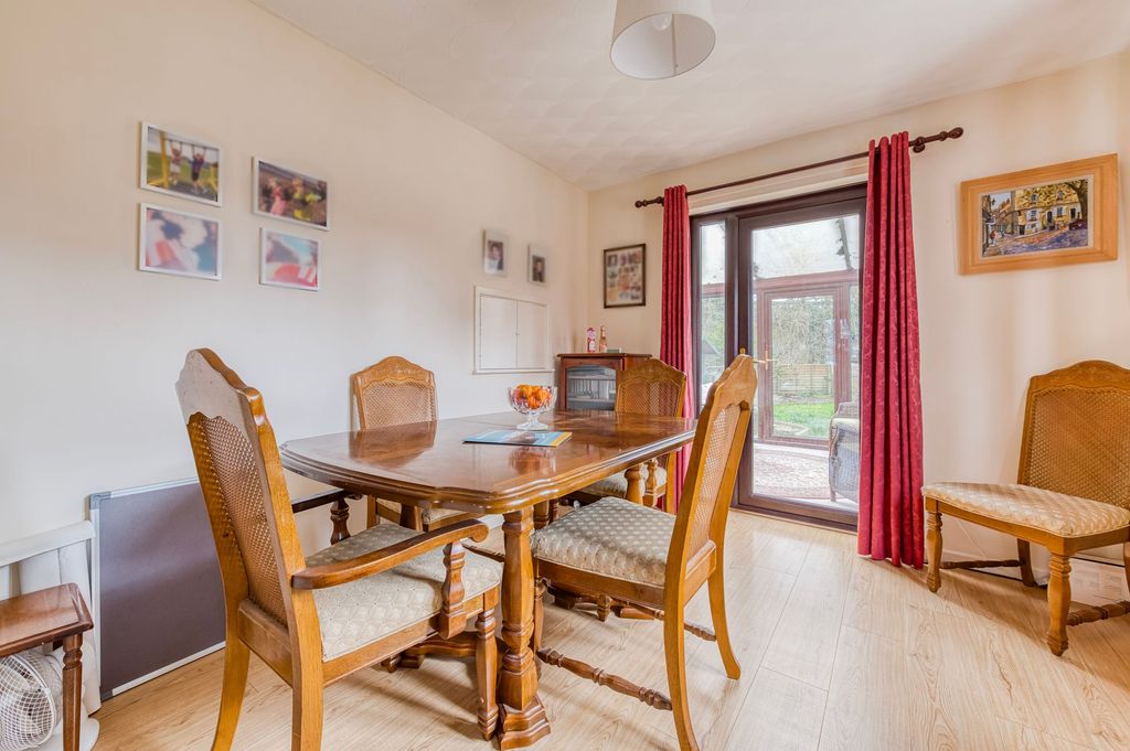 Property photo 2 of 20