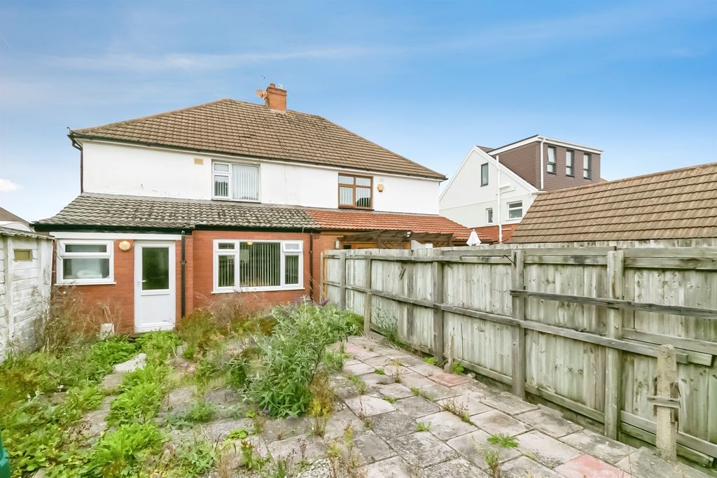 Property photo 2 of 16