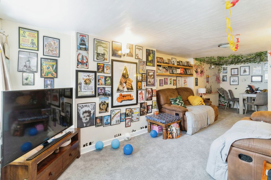 Property photo 2 of 17 Photography