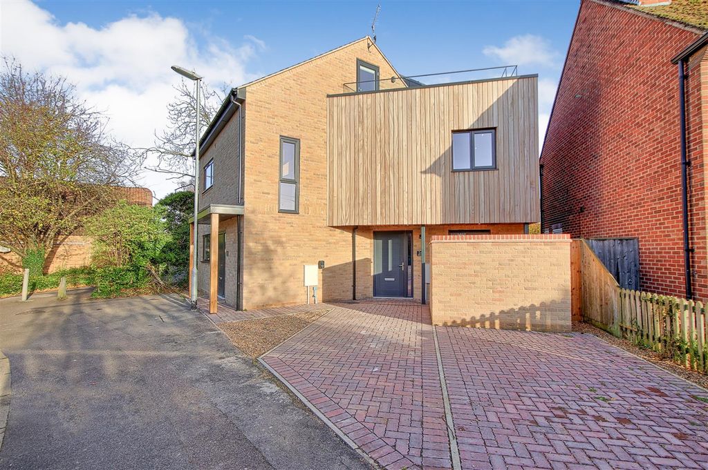 Property photo 1 of 15 Front.Jpg