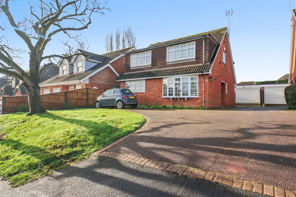 Property photo 1 of 19 35 Swan Fb.Jpg