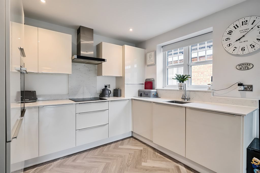 Property photo 1 of 12 Kitchen