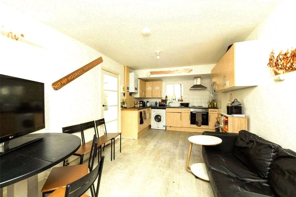 Property photo 3 of 12 Picture No. 43