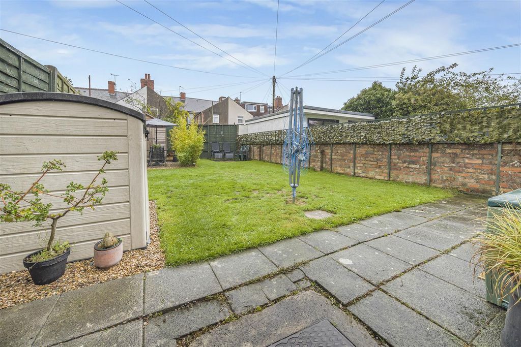 Property photo 3 of 17