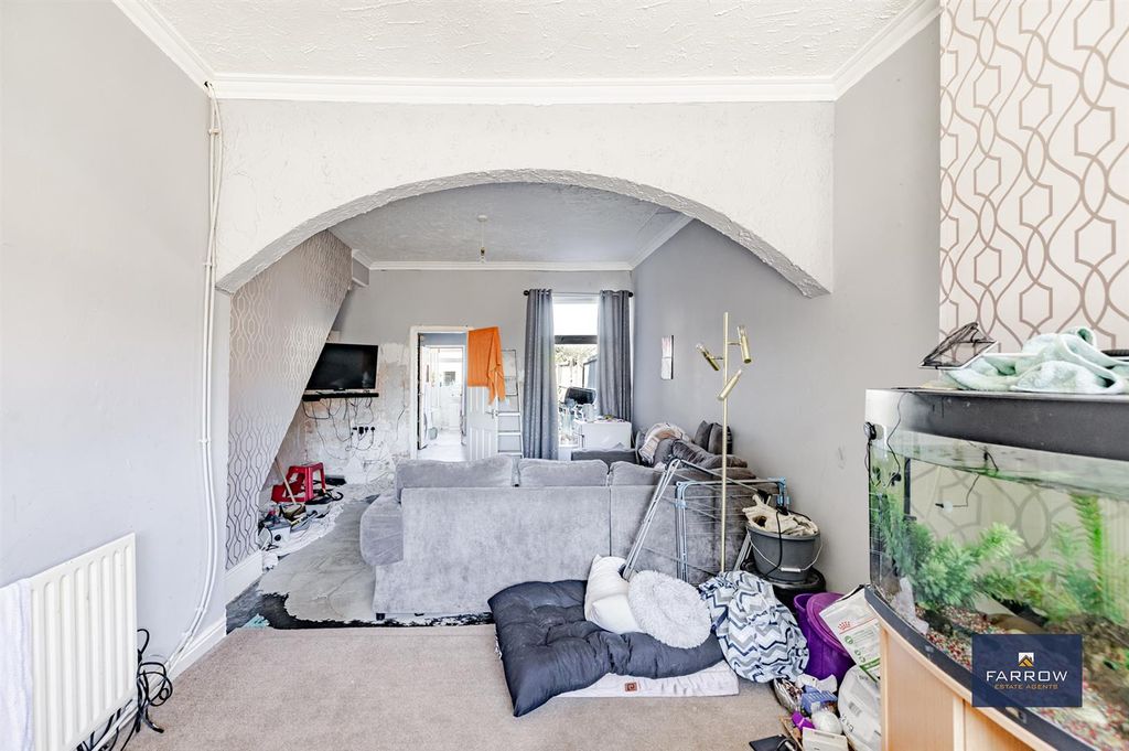 Property photo 3 of 21 Living Room