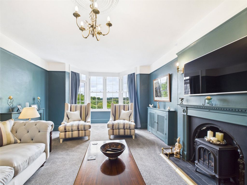 Property photo 3 of 19 Drawing Room