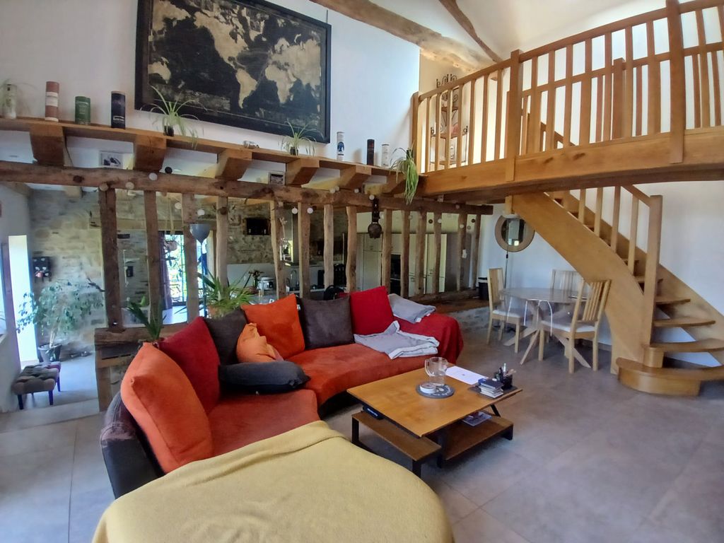 Property photo 2 of 31
