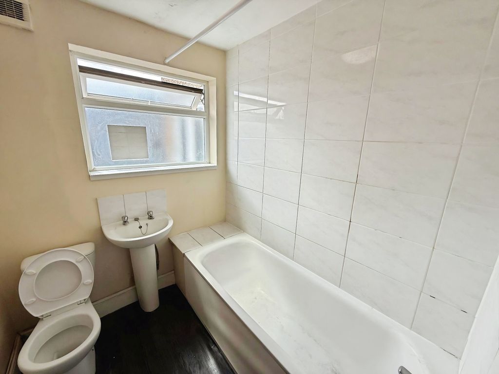 Property photo 3 of 18 58805Fd0-Photo-2025-12-11-14-28-09