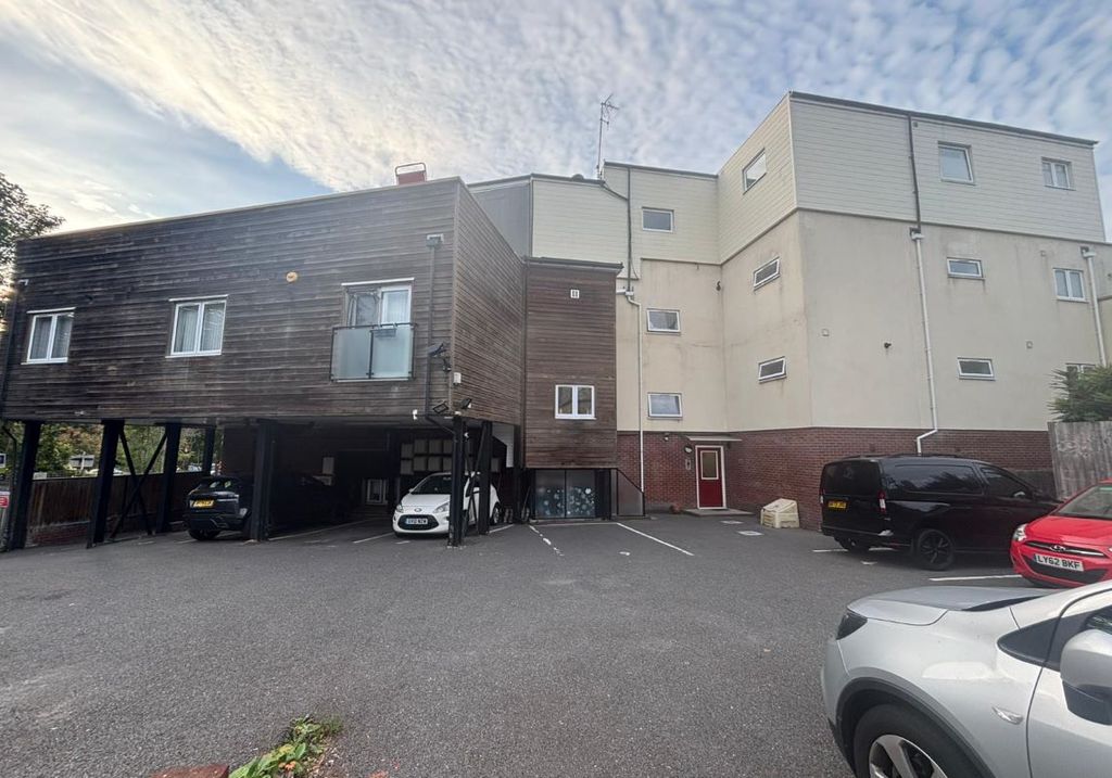 Property photo 1 of 6