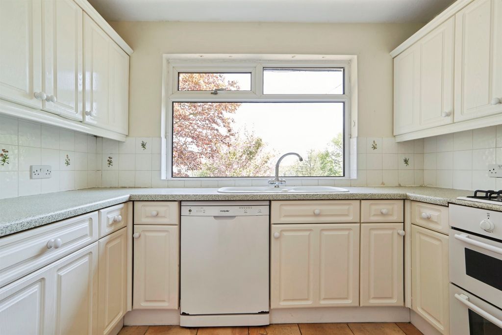 Property photo 2 of 20