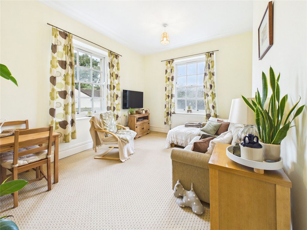 Property photo 1 of 13 Picture No. 02
