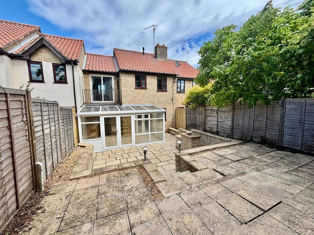 Property photo 2 of 21