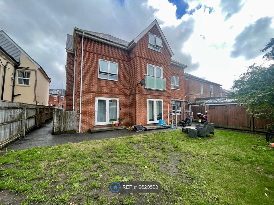 Property photo 1 of 9 Communal Garden