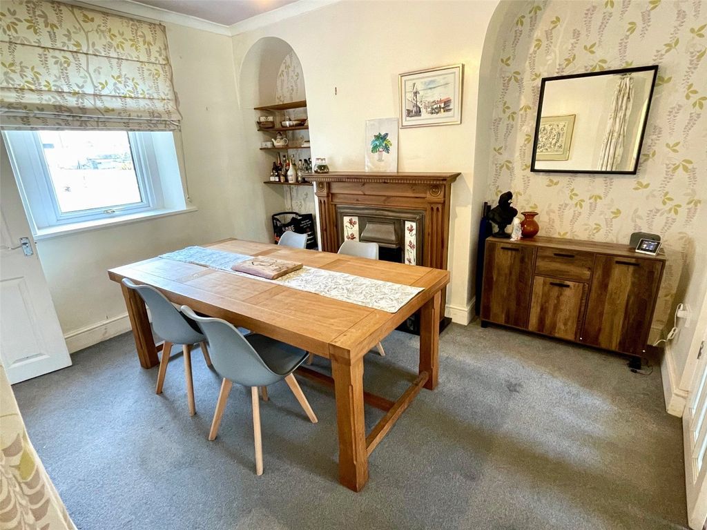 Property photo 3 of 18 Dining Room