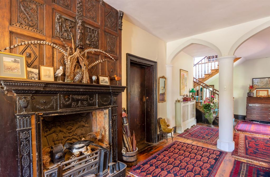 Property photo 3 of 30 Hall