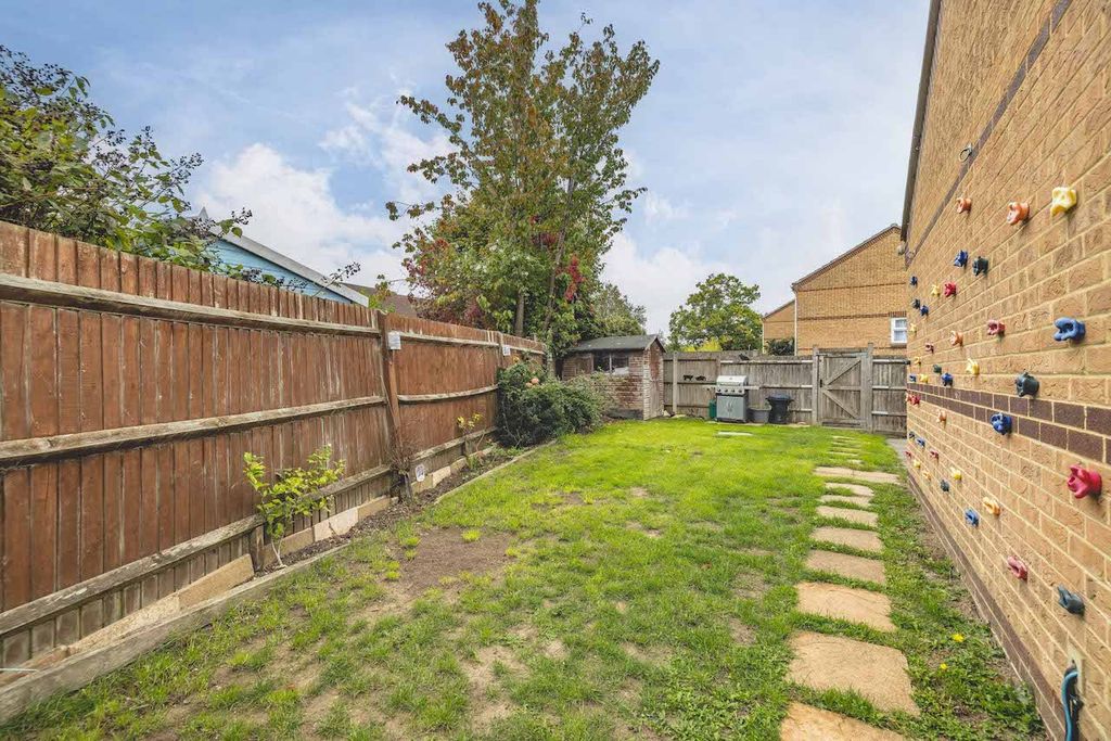 Property photo 2 of 21