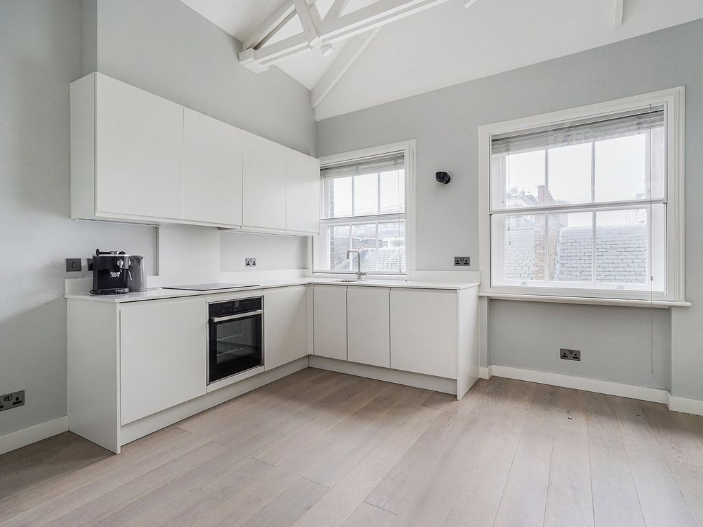 Property photo 2 of 13 Gerrard Street