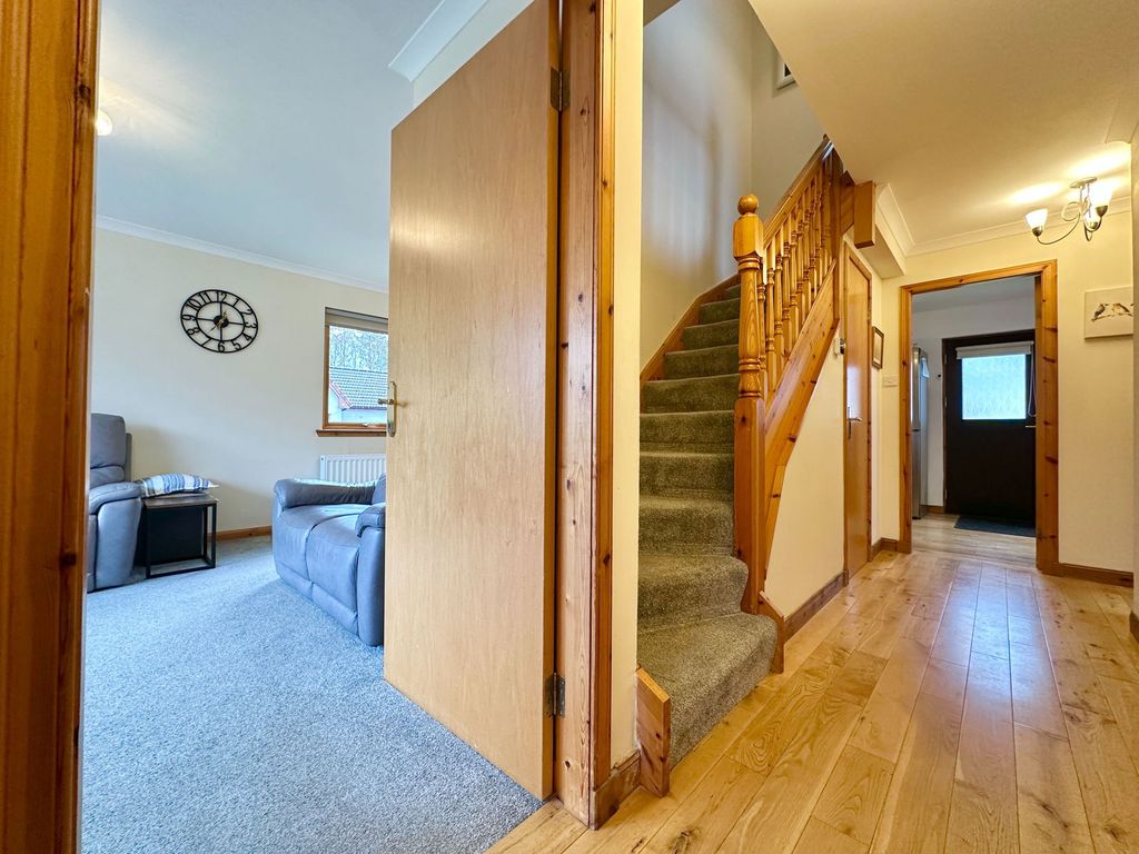 Property photo 2 of 25