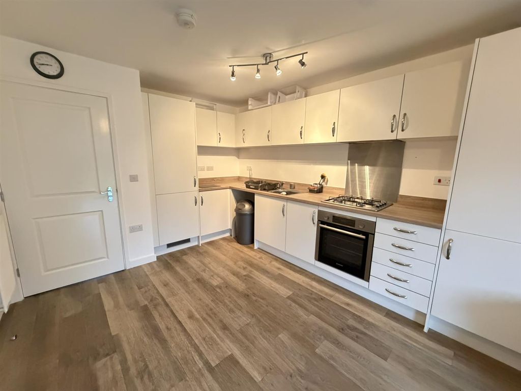 Property photo 2 of 11 Img_2020.Jpeg