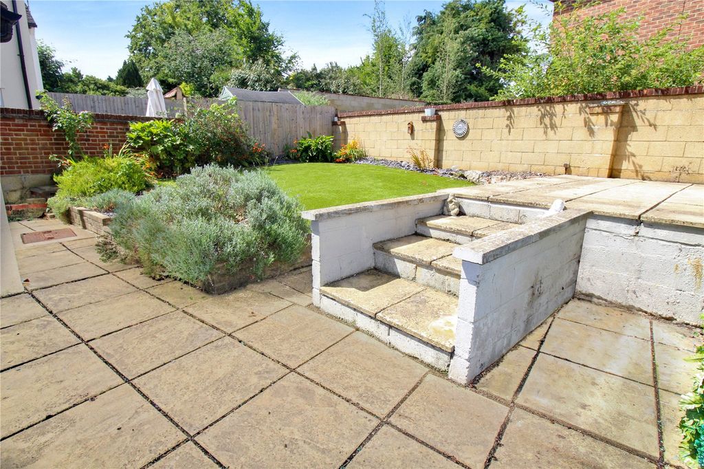 Property photo 2 of 17 Picture No. 05