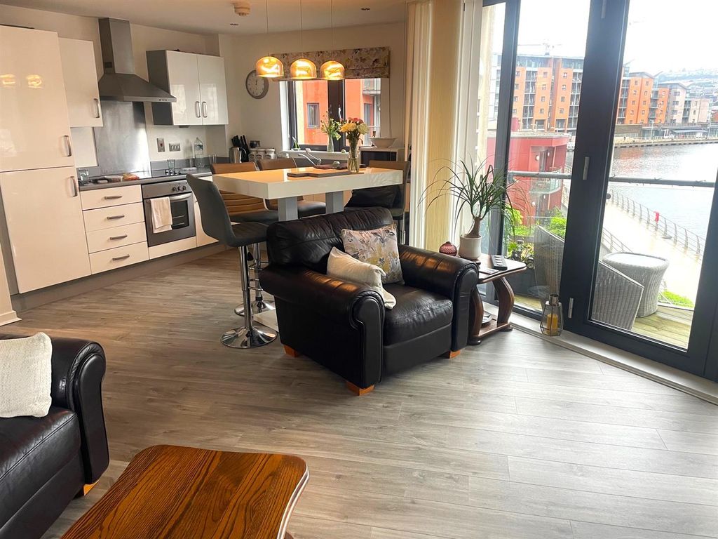 Property photo 3 of 14 New Lounge Picture 3 .Jpeg