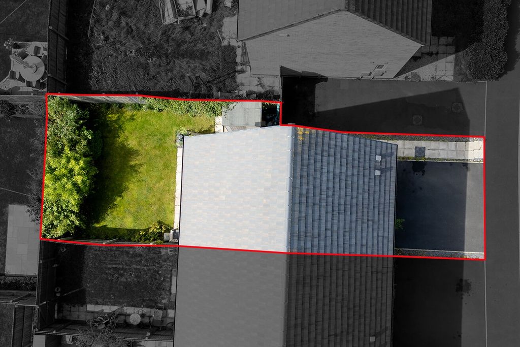 Property photo 2 of 16 4390265