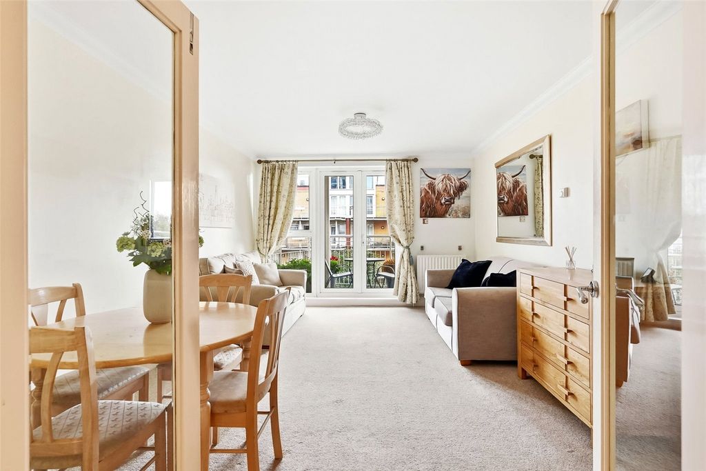 Property photo 2 of 15 Picture No. 12