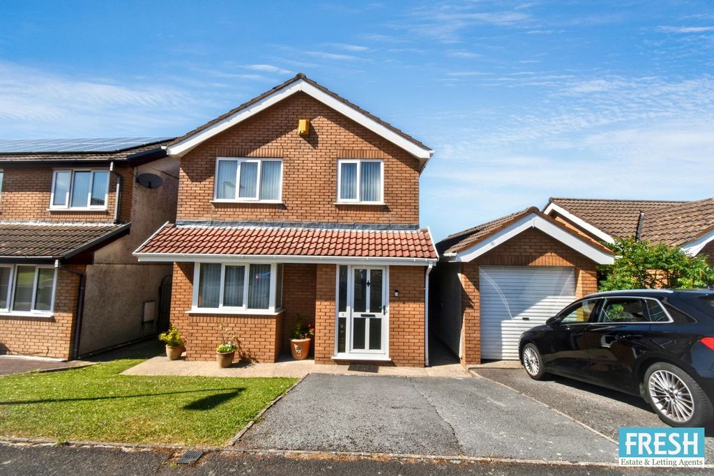 Property photo 1 of 37