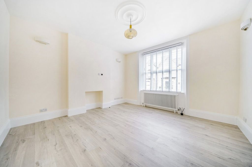 Property photo 2 of 7 1083402 (2)