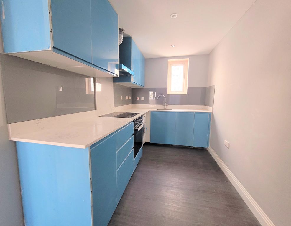 Property photo 3 of 6 Kitchen