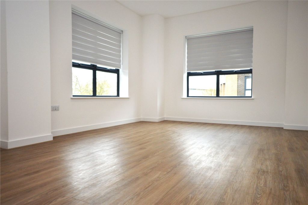 Property photo 3 of 7 Picture No. 14