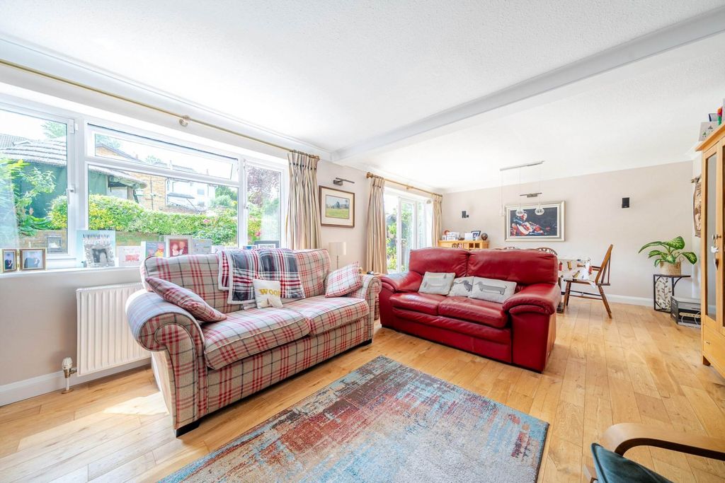 Property photo 2 of 18