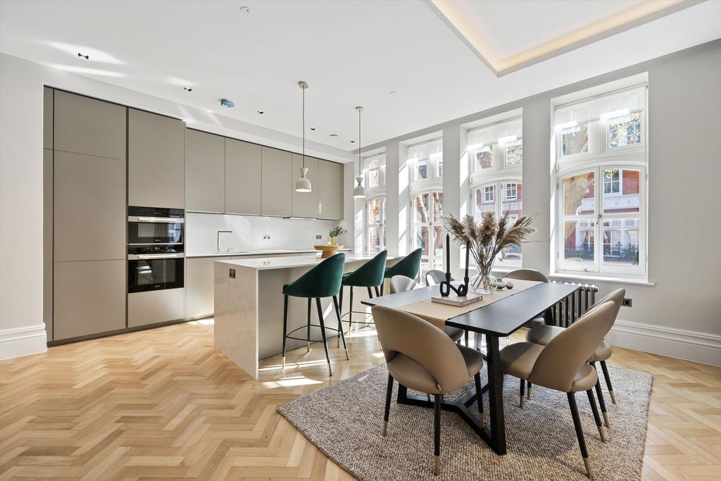 Property photo 2 of 14 Image