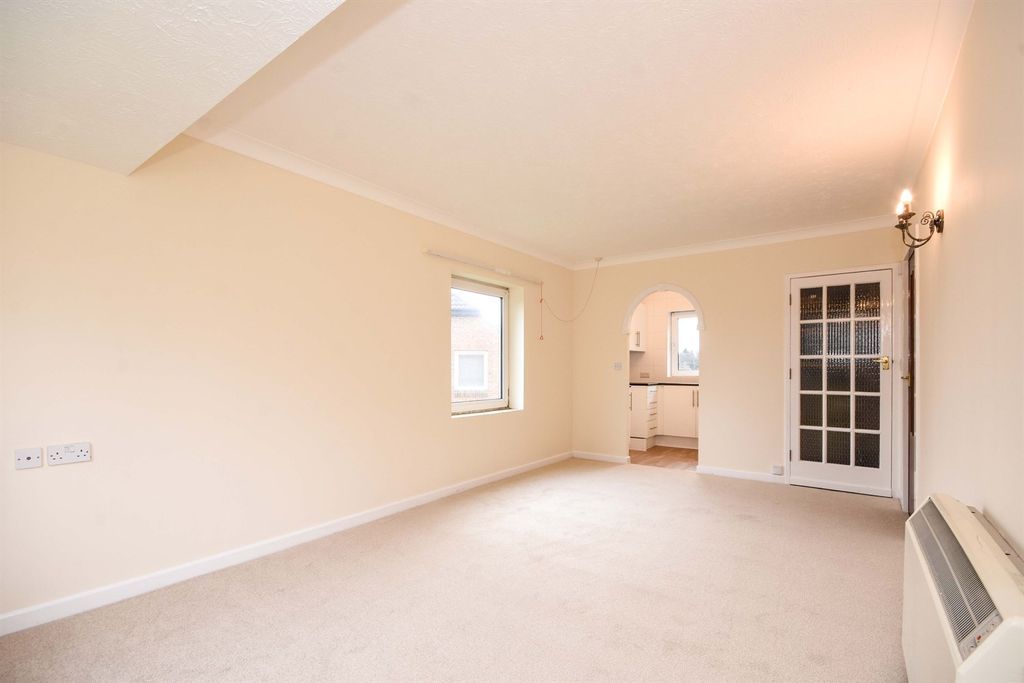 Property photo 2 of 10