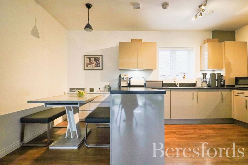 Property photo 3 of 11 Picture 3