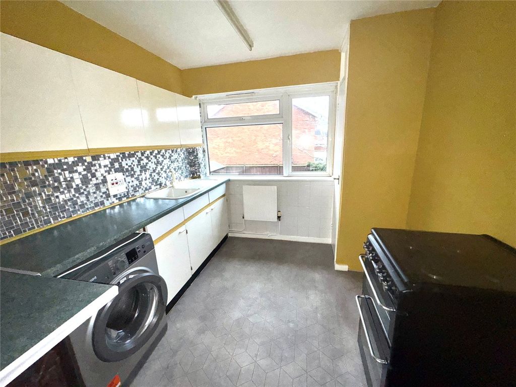 Property photo 2 of 6 Kitchen