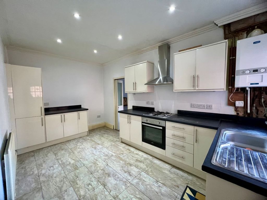 Property photo 3 of 24