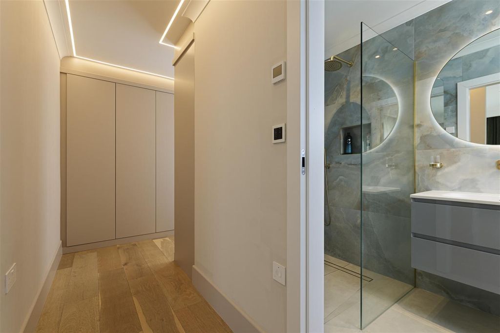Additional image 19 of 6 bed detached house to rentFarnham House, Merton Lane, Canterbury CT4