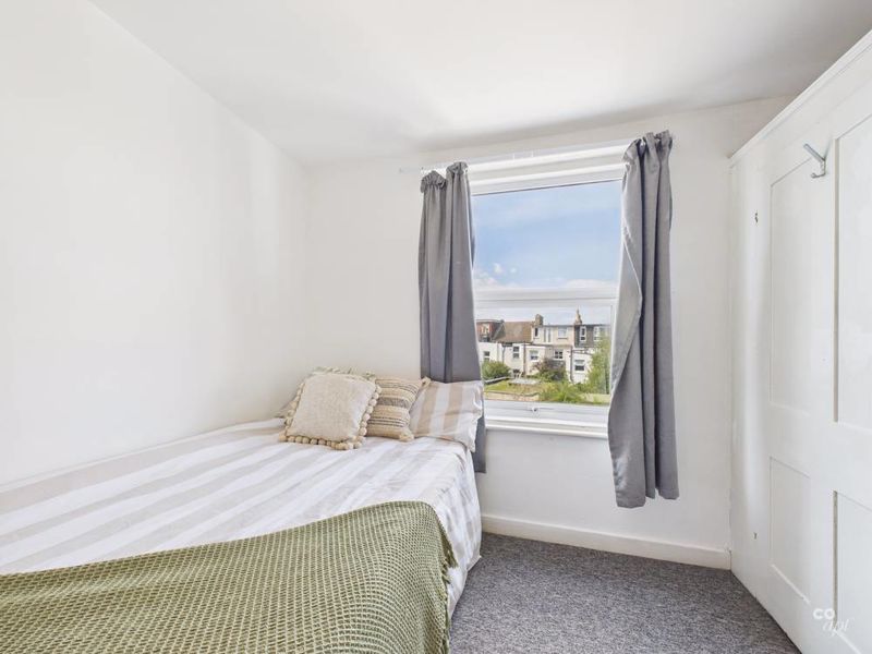 Property photo 1 of 9 Bedroom