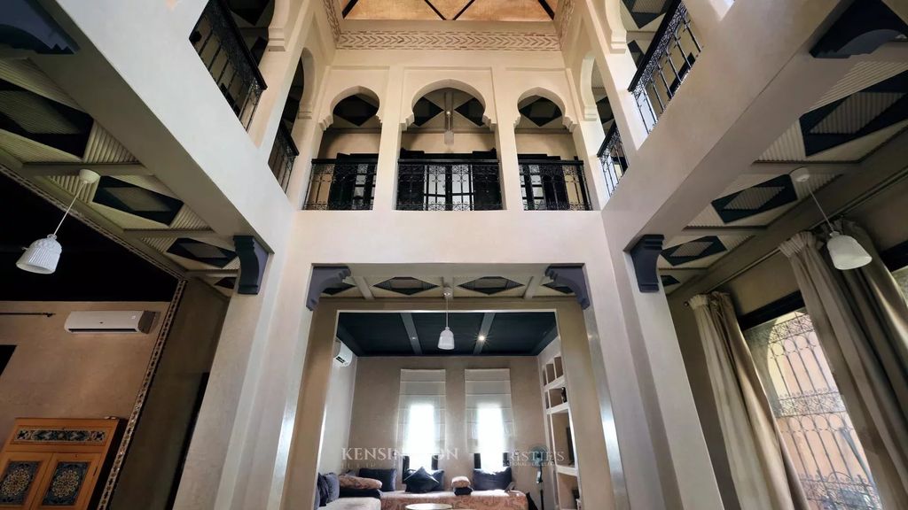 Property photo 2 of 20 Cliquer Ici Si Vous Cherchez Une Villa À Vendre À Marrakech - Villa Ayza Avec Kensingtonmorocco.Com, Leader De L'immobilier Au Maroc