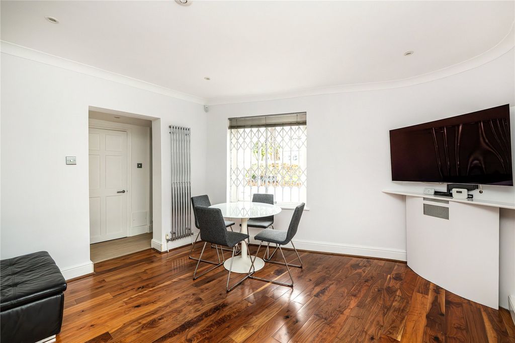 Property photo 2 of 8 Open Plan Dining